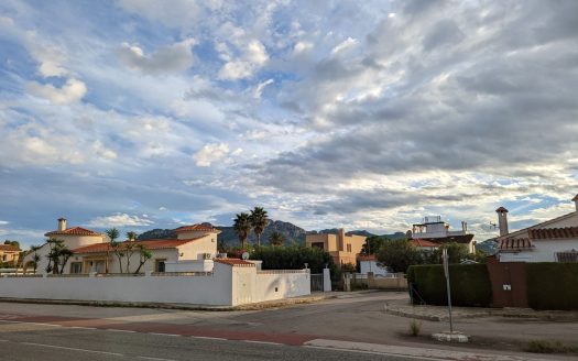 BP8042DEN – Grondstuk in Deveses Denia