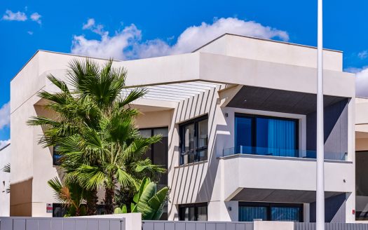 VIP1005 – Moderne villa met zeezicht in Torrevieja