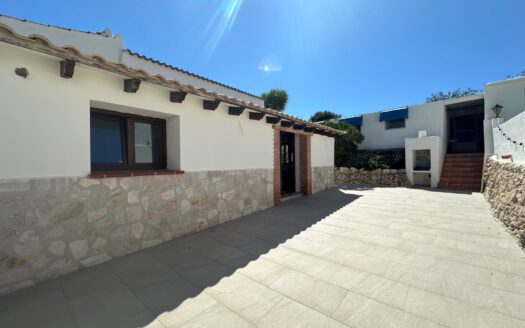 4330-Villa-in-Moraira-Alicante-spanje-01