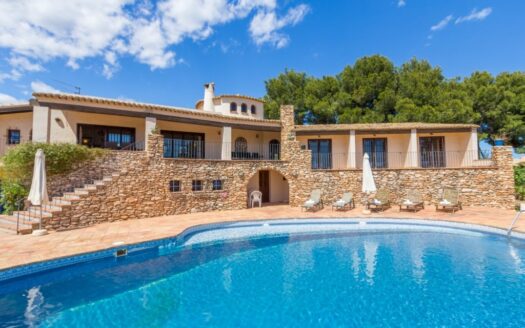 3460-Villa-in-Calpe-Alicante-spanje-01