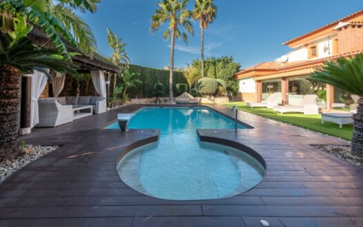 GTA – 3235 – Villa in
