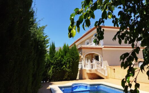 A - 3281-Villa-in-Calpe-Alicante-spanje-01