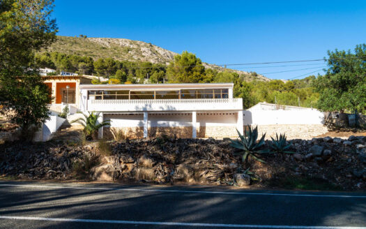 BP3537ALC – Commercieel in Solana Gardens Alcalali
