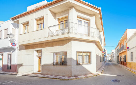 BP4170GAT – Dorpshuis in Centrum Gata de Gorgos