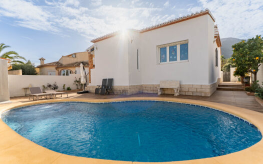 2052013-Villa-in-Denia--Alicante-Spanje-01